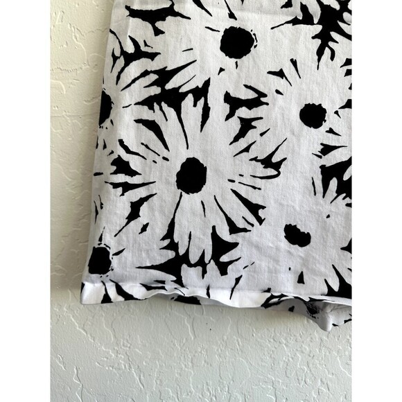 Dressbarn Floral White Daisy Print Skirt Woman's Size 4 summer modern classy - Picture 10 of 14